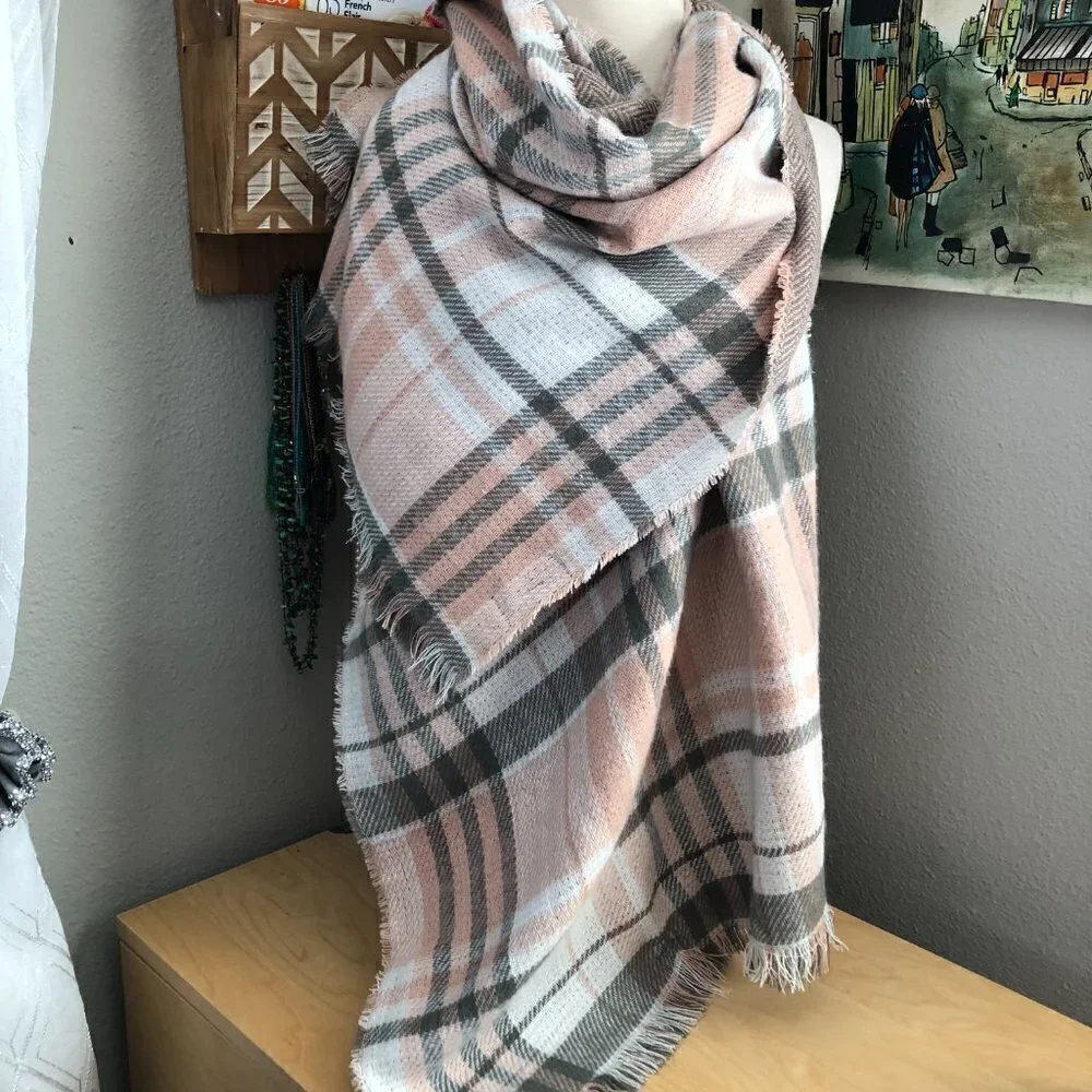 Marcus Adler NY Reversable Plaid Wrap Scarf Unisex Ivory Pink & Gray 72